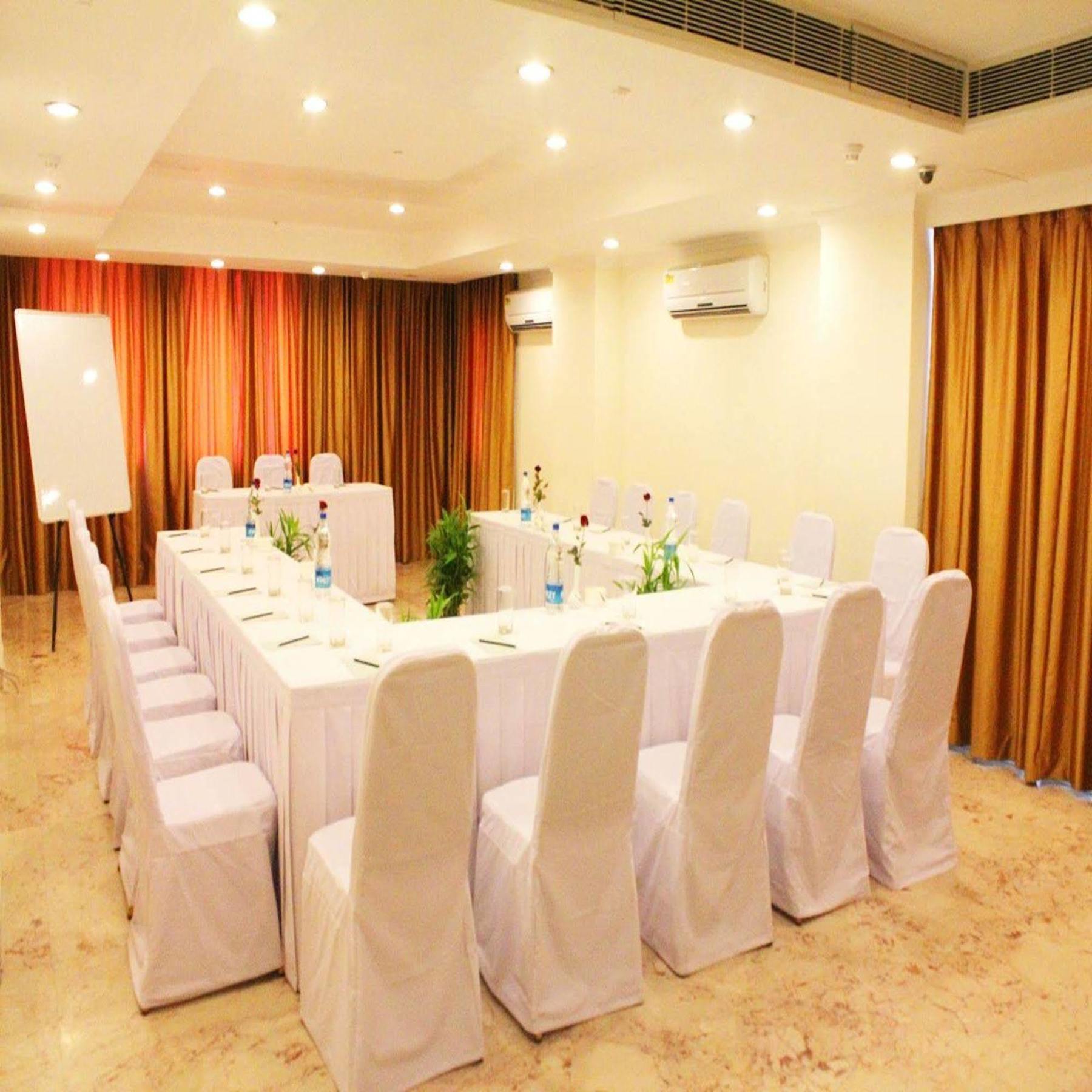 Royal Sarovar Portico Siliguri Exterior photo